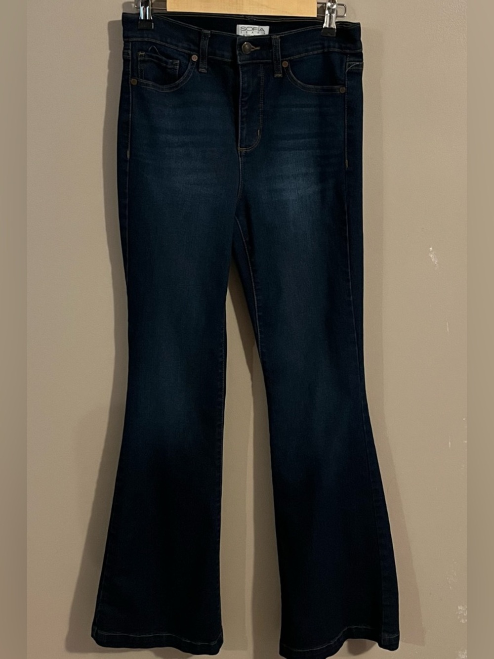 $8💜Bundled Sofia Vergara Flare Jeans